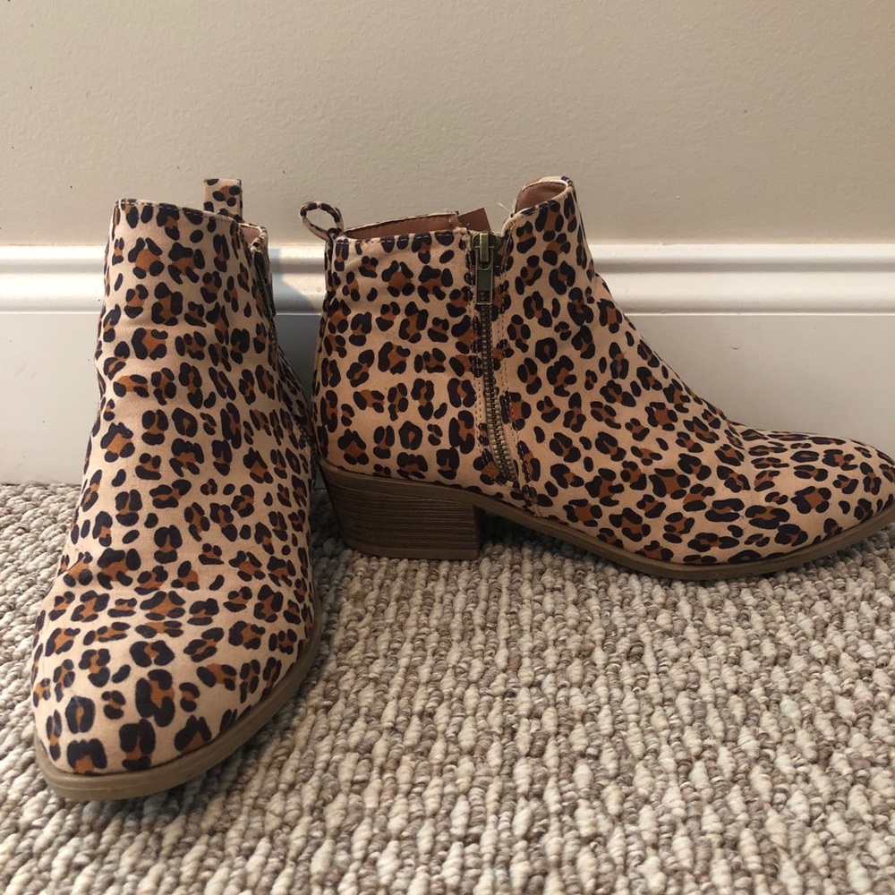 Leopard Print Short Booties. - image 2